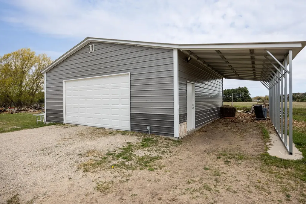 7825 S Lake Leelanau Drive Bingham Township MI 49684