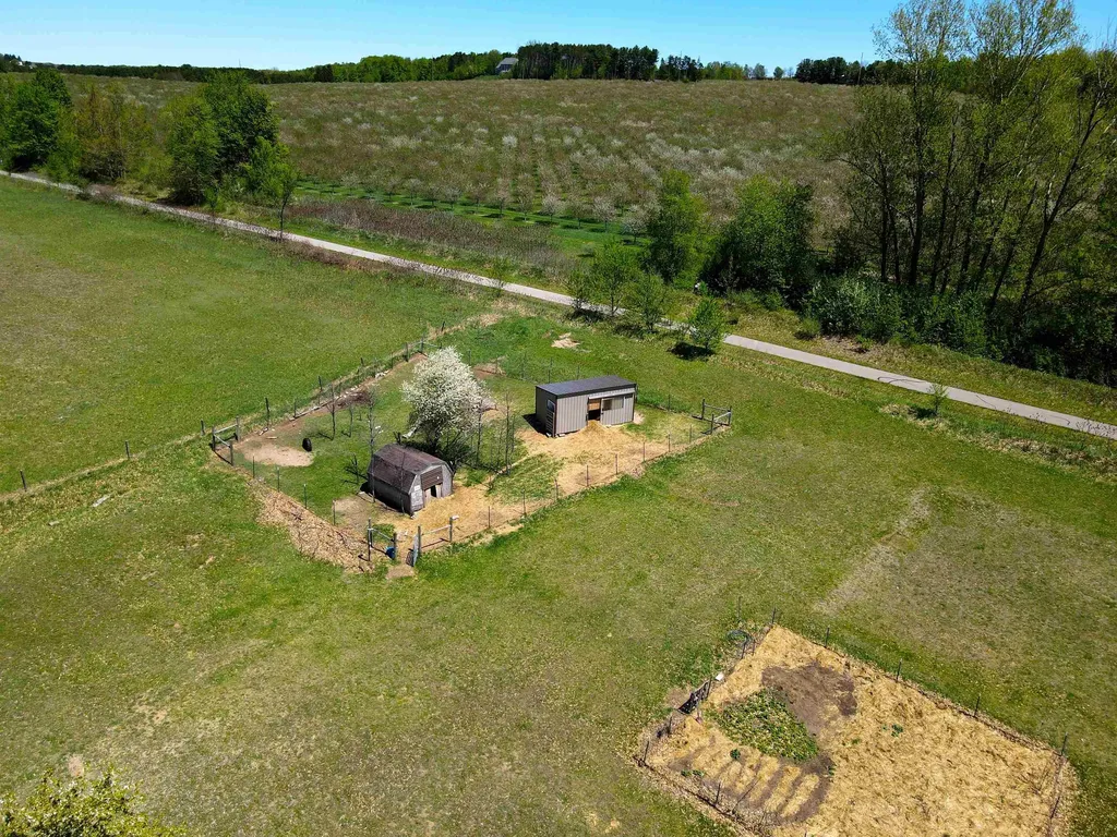 7825 S Lake Leelanau Drive Bingham Township MI 49684