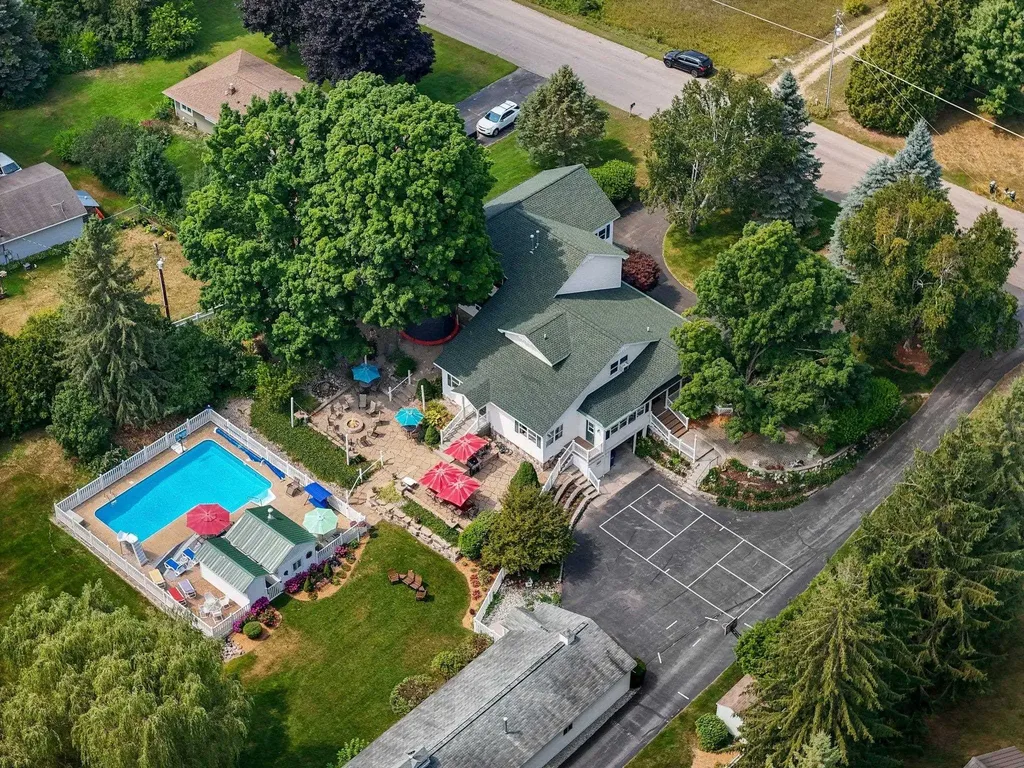5161 Silver Pines Road Garfield Charter Township MI 49685
