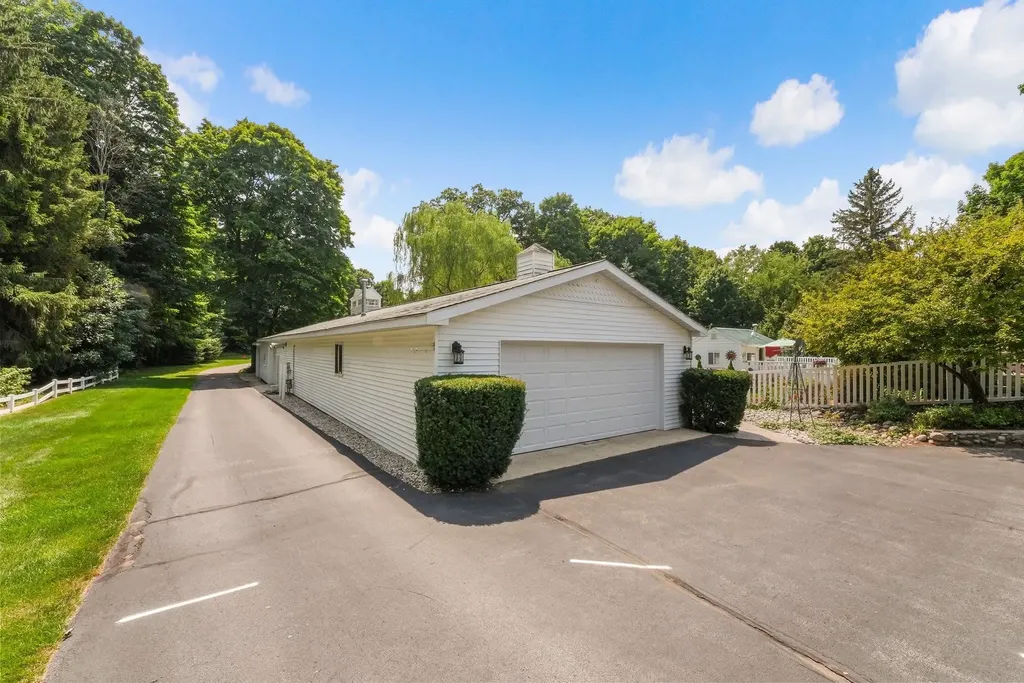 5161 Silver Pines Road Garfield Charter Township MI 49685