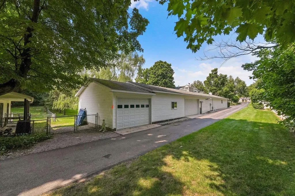 5161 Silver Pines Road Garfield Charter Township MI 49685