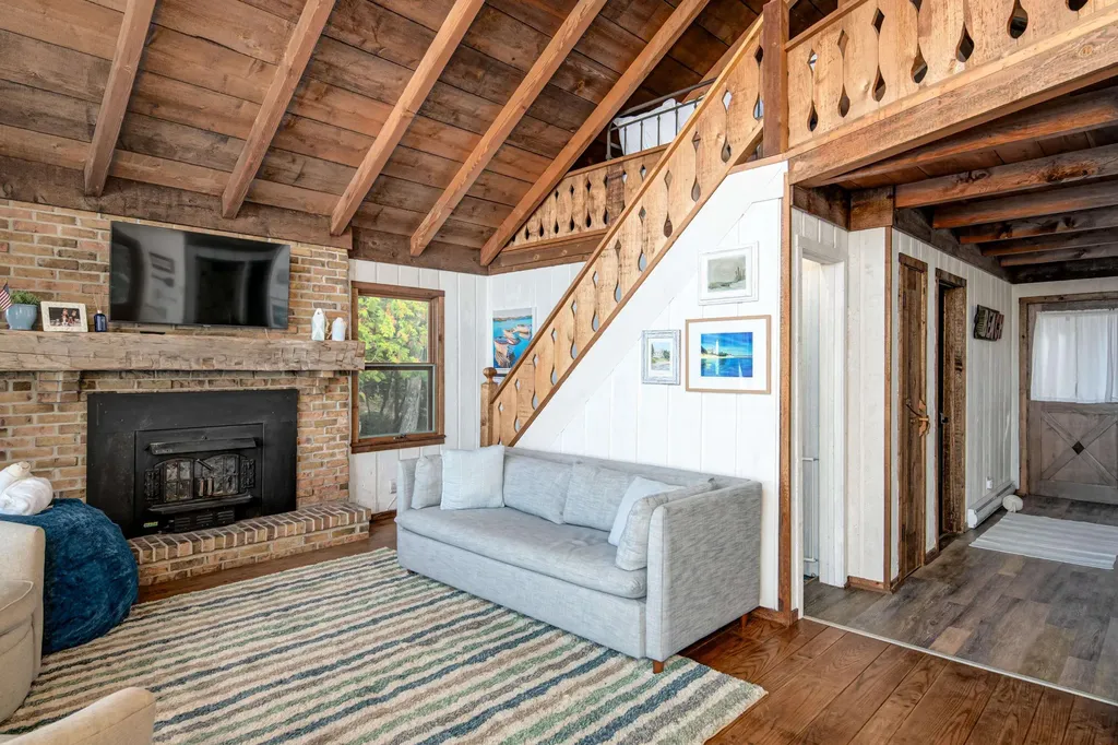 14827 N Cathead Bay Drive Leelanau Township MI 49670