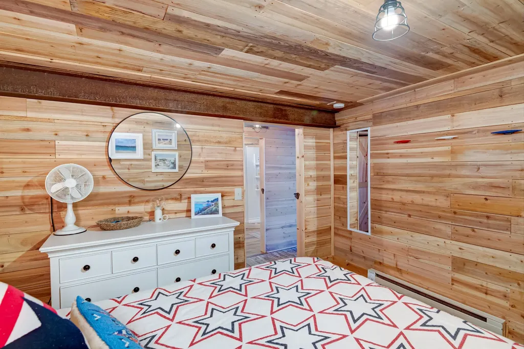 14827 N Cathead Bay Drive Leelanau Township MI 49670