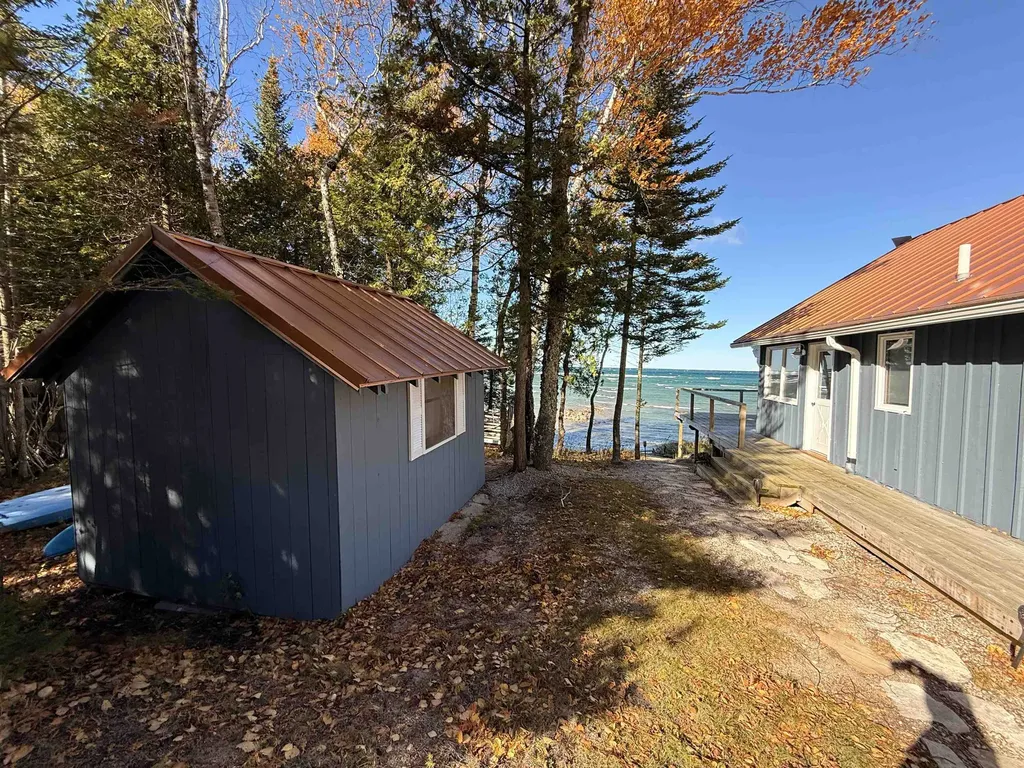 14827 N Cathead Bay Drive Leelanau Township MI 49670