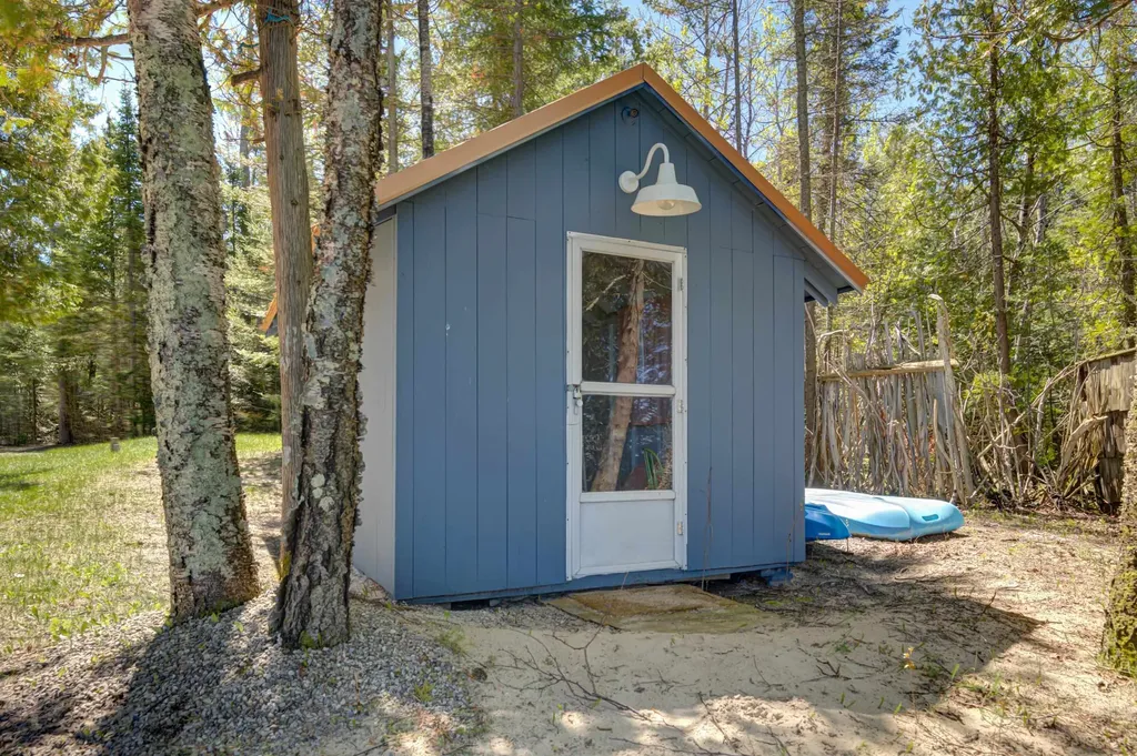 14827 N Cathead Bay Drive Leelanau Township MI 49670