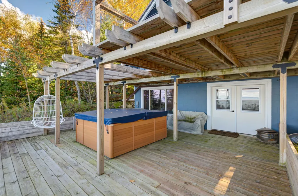 14827 N Cathead Bay Drive Leelanau Township MI 49670