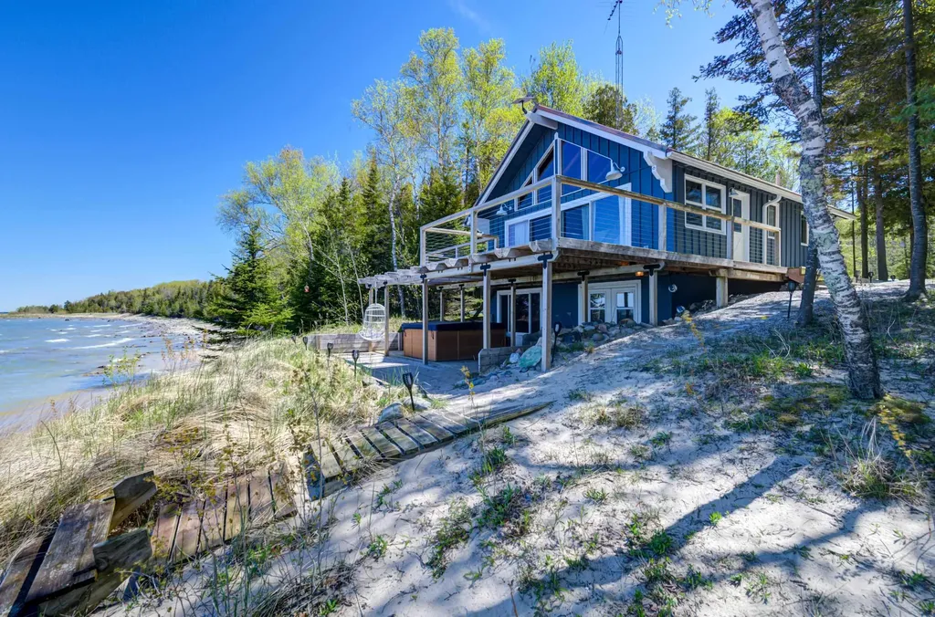 14827 N Cathead Bay Drive Leelanau Township MI 49670