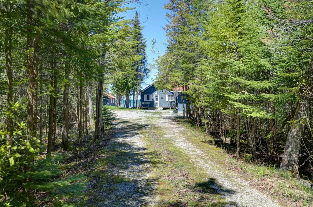 14827 N Cathead Bay Drive Leelanau Township MI 49670