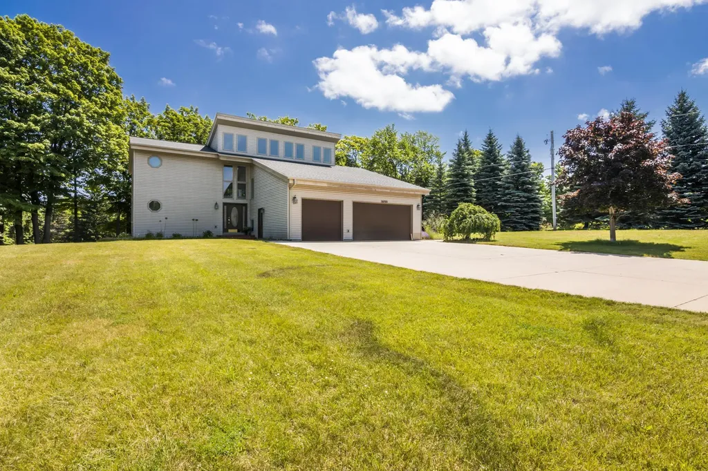 4133 Old Mission Road Peninsula Township MI 49686