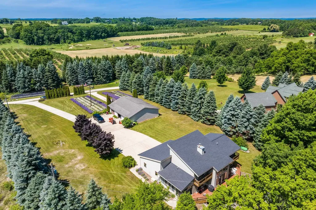 4133 Old Mission Road Peninsula Township MI 49686
