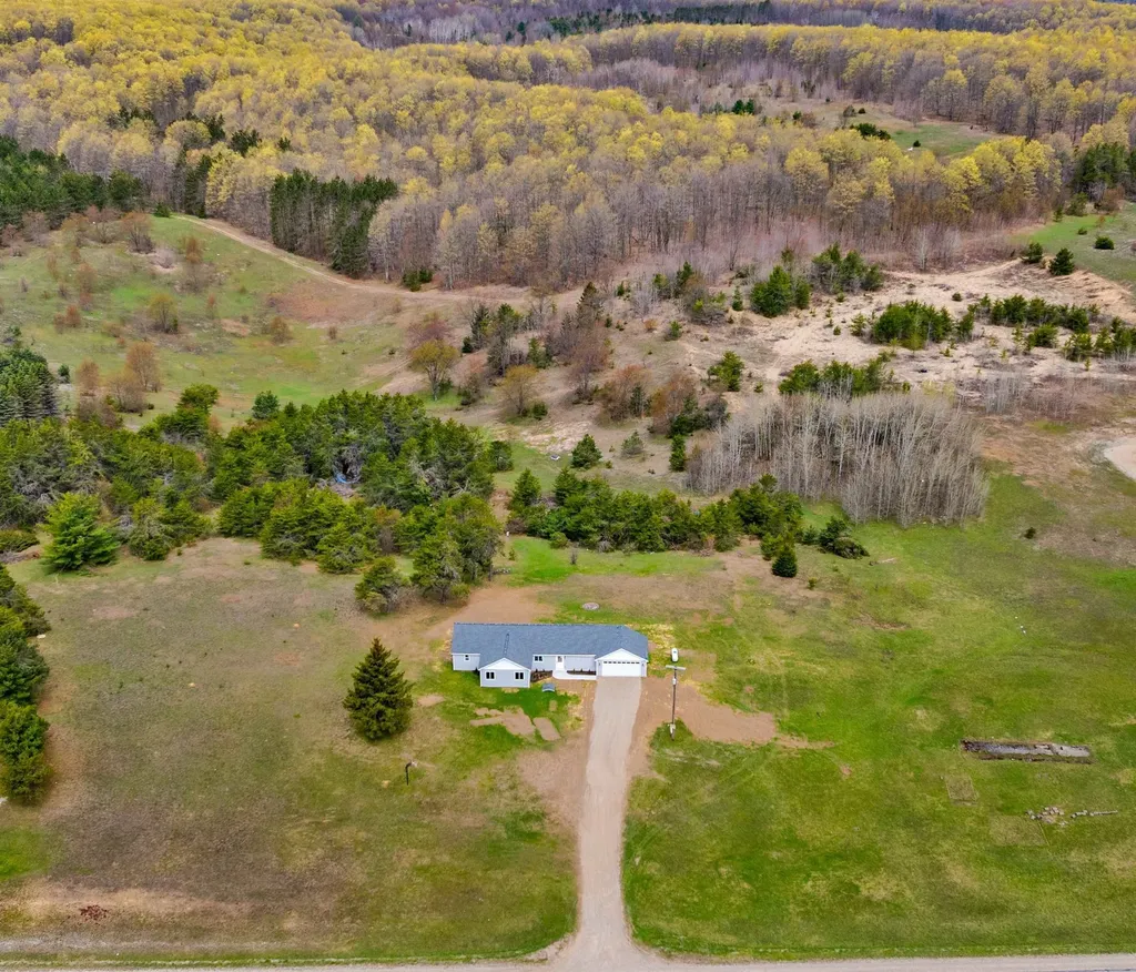5568 S Us-131 Chestonia Township MI 49659