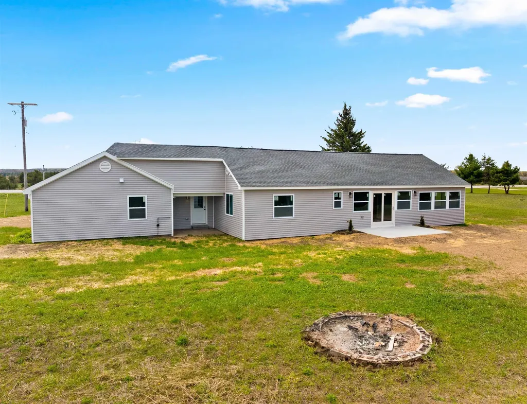 5568 S Us-131 Chestonia Township MI 49659