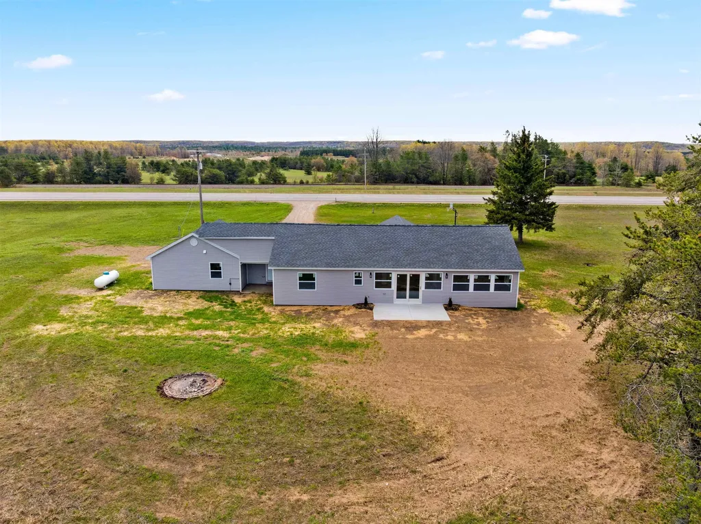 5568 S Us-131 Chestonia Township MI 49659