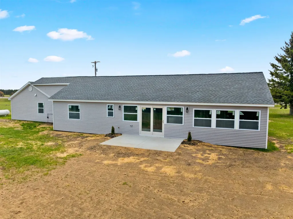 5568 S Us-131 Chestonia Township MI 49659