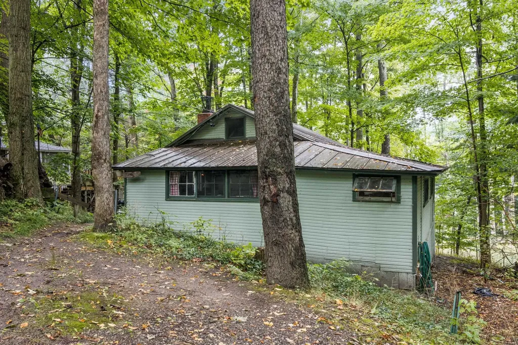 407 Fortune Avenue Frankfort City MI 49635