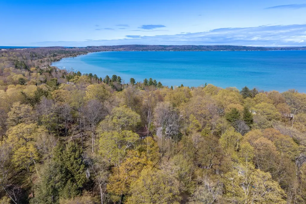 407 Fortune Avenue Frankfort City MI 49635