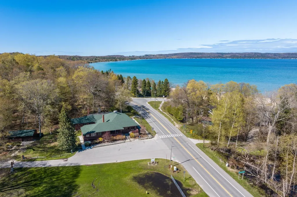 407 Fortune Avenue Frankfort City MI 49635