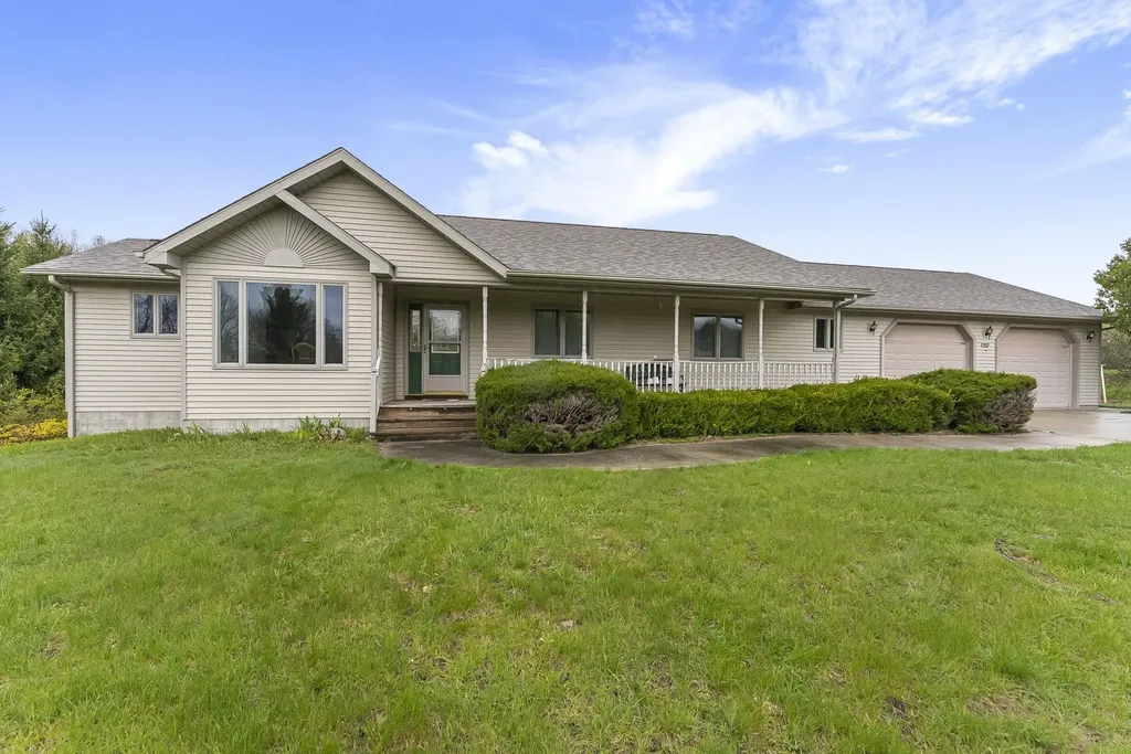 10122 Skiver Road Long Lake Township MI 49685