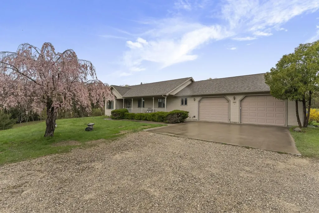 10122 Skiver Road Long Lake Township MI 49685