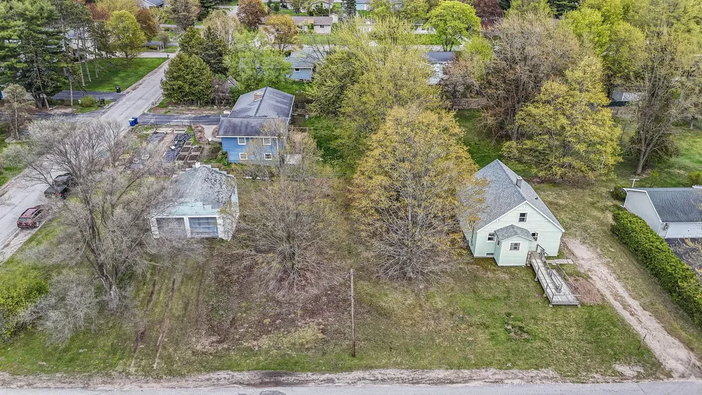 12871 S Sunset Drive Elmwood Charter Township MI 49684
