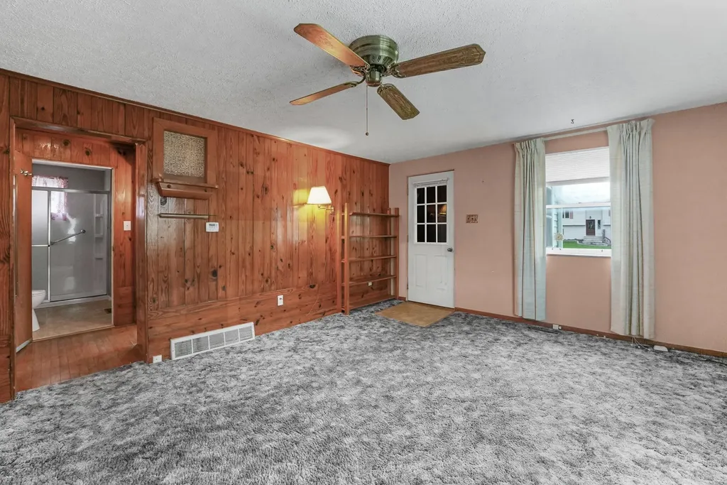 12871 S Sunset Drive Elmwood Charter Township MI 49684
