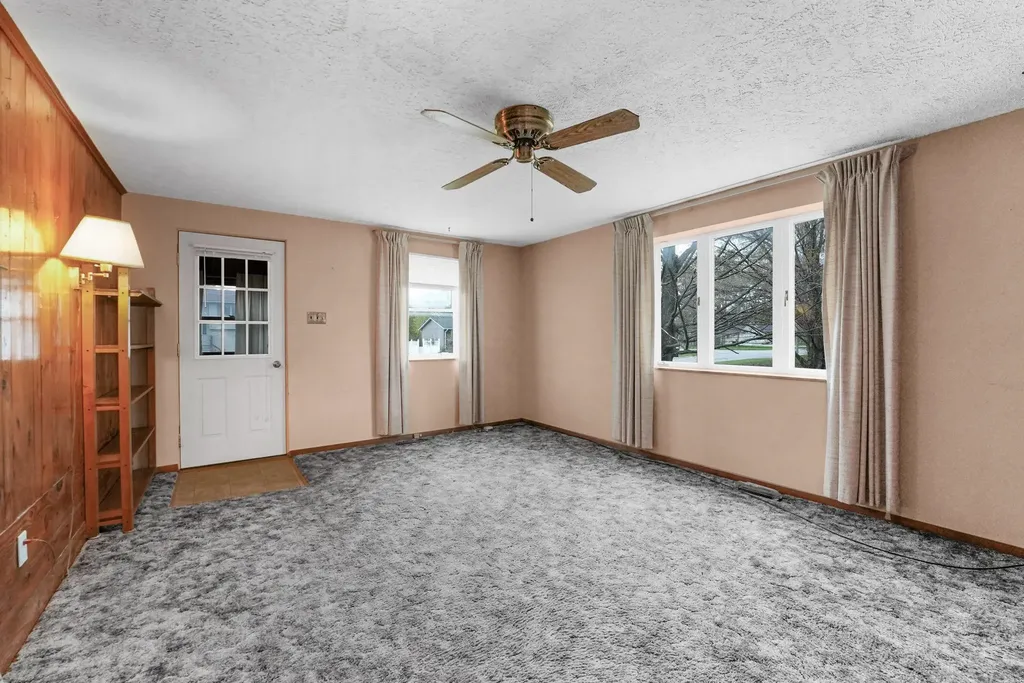 12871 S Sunset Drive Elmwood Charter Township MI 49684