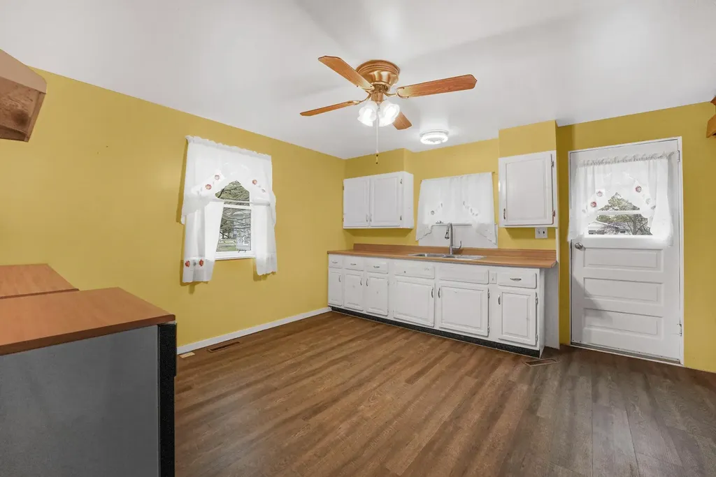 12871 S Sunset Drive Elmwood Charter Township MI 49684
