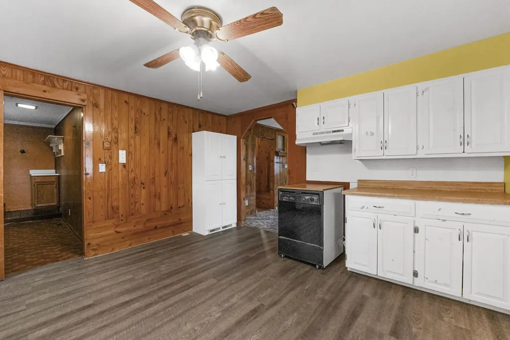 12871 S Sunset Drive Elmwood Charter Township MI 49684