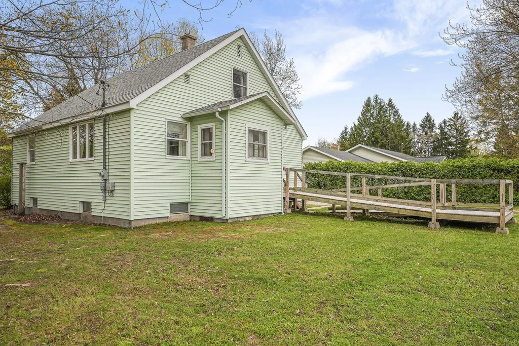 12871 S Sunset Drive Elmwood Charter Township MI 49684