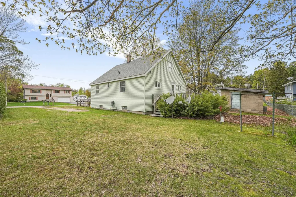12871 S Sunset Drive Elmwood Charter Township MI 49684