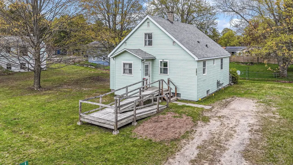 12871 S Sunset Drive Elmwood Charter Township MI 49684
