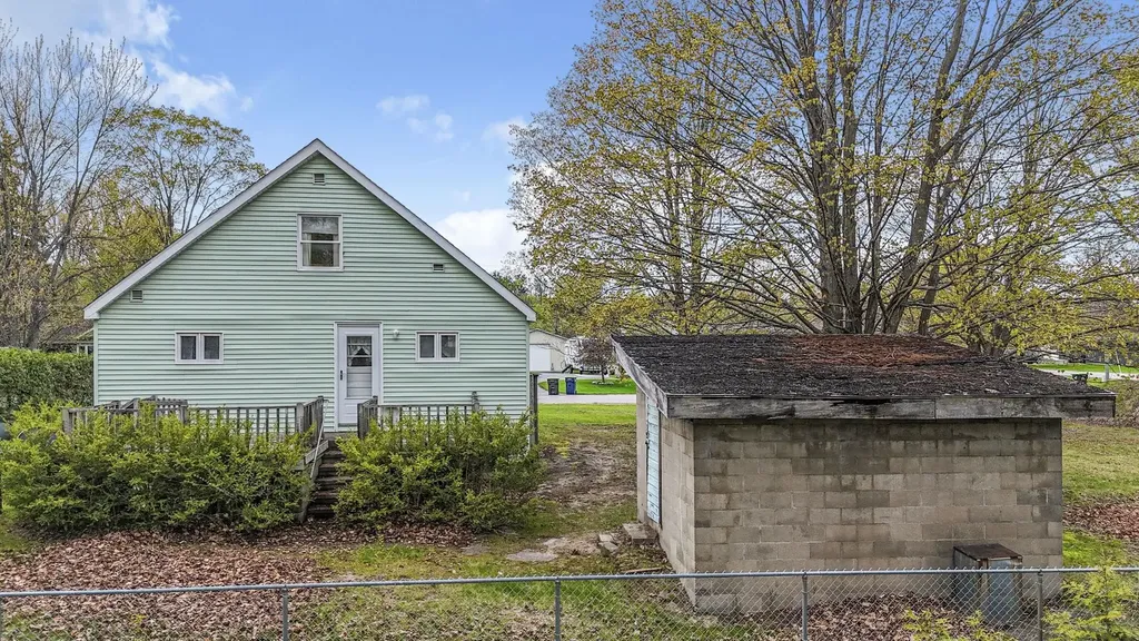 12871 S Sunset Drive Elmwood Charter Township MI 49684