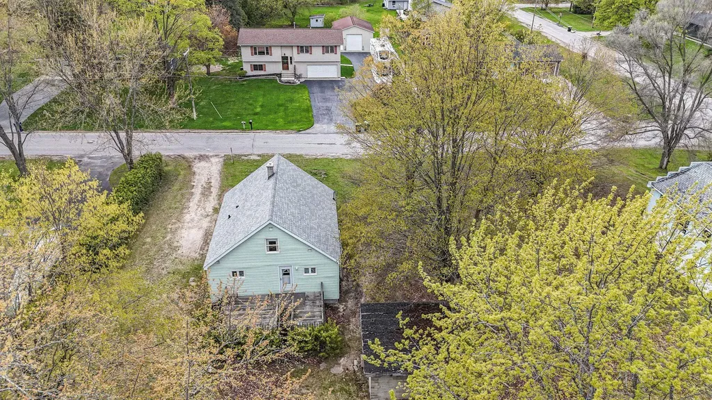 12871 S Sunset Drive Elmwood Charter Township MI 49684