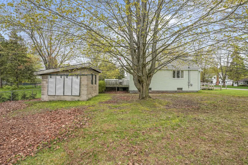 12871 S Sunset Drive Elmwood Charter Township MI 49684
