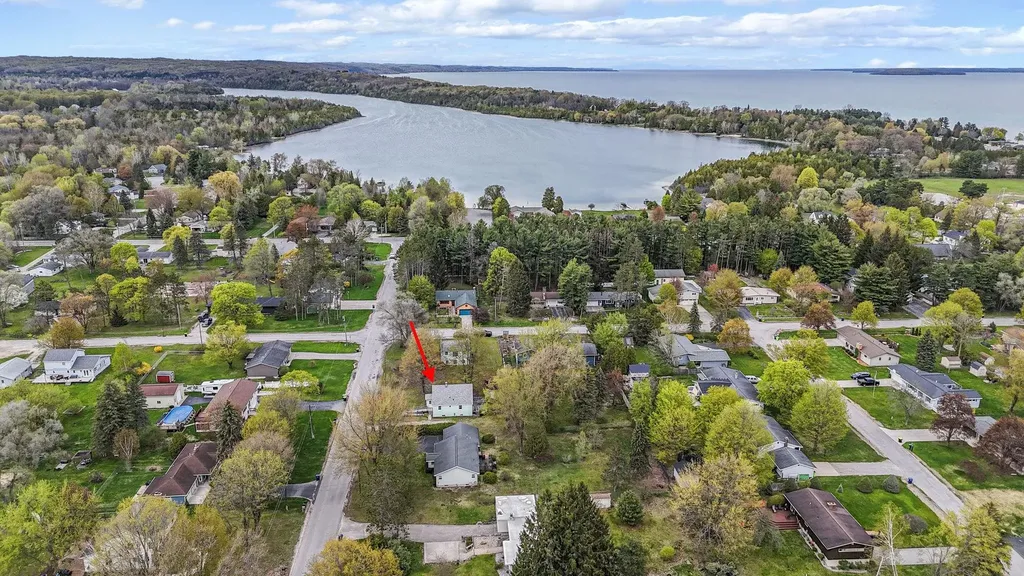 12871 S Sunset Drive Elmwood Charter Township MI 49684