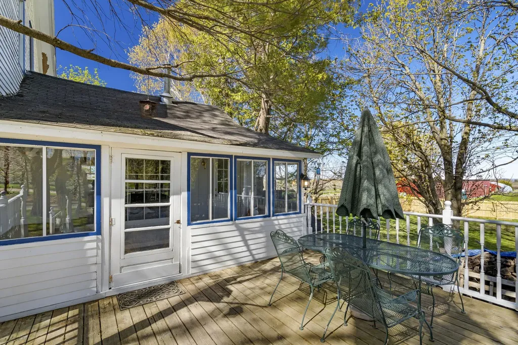 17770 Center Road Peninsula Township MI 49686