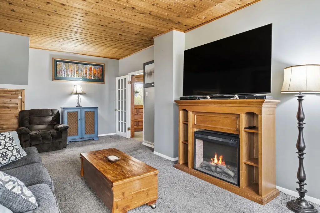 17770 Center Road Peninsula Township MI 49686