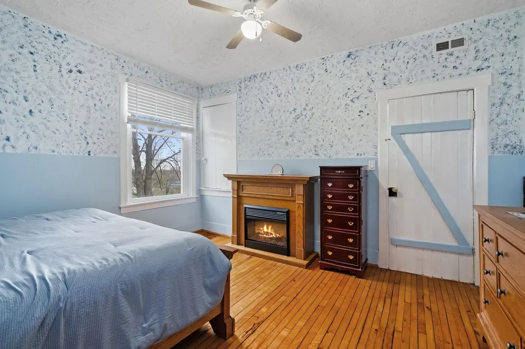 17770 Center Road Peninsula Township MI 49686