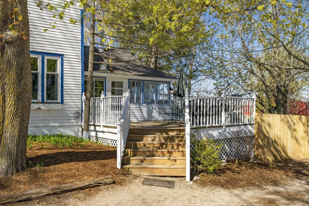 17770 Center Road Peninsula Township MI 49686