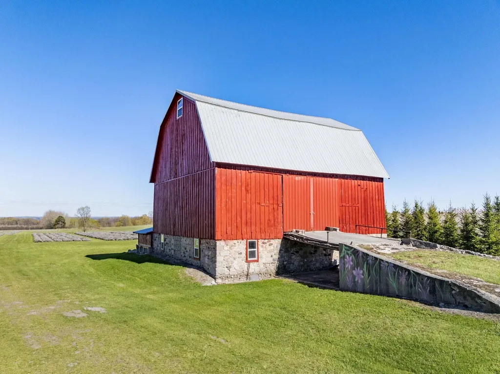 17770 Center Road Peninsula Township MI 49686