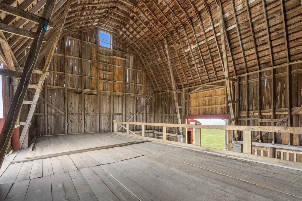 17770 Center Road Peninsula Township MI 49686