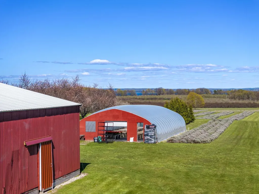 17770 Center Road Peninsula Township MI 49686
