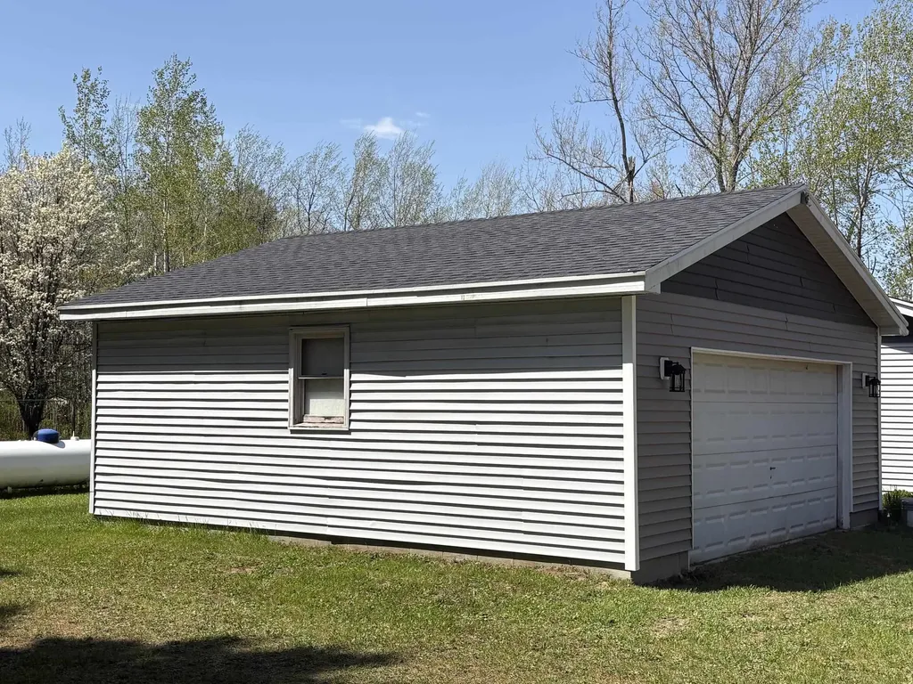 16402 Big Four Road Springdale Township MI 49614