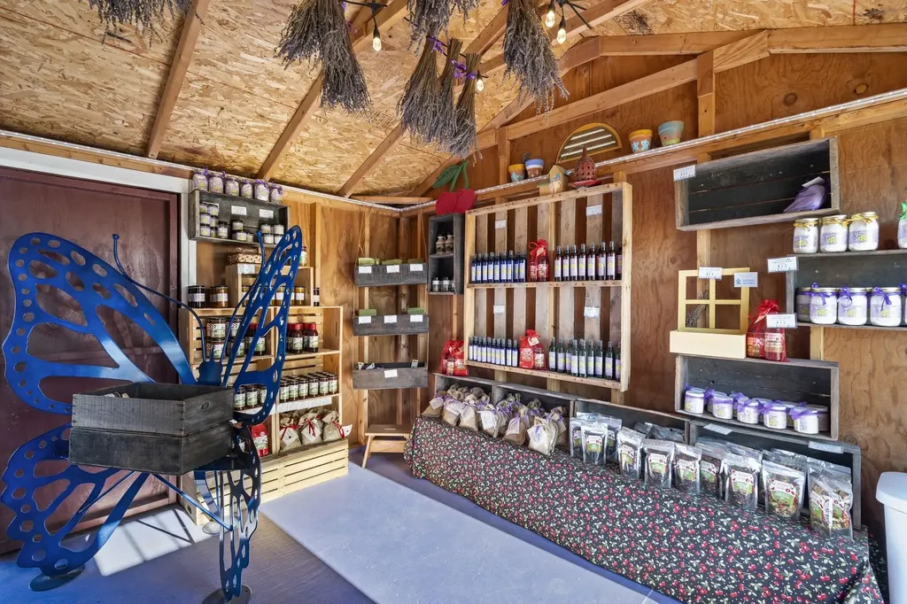 17770 Center Road Peninsula Township MI 49686