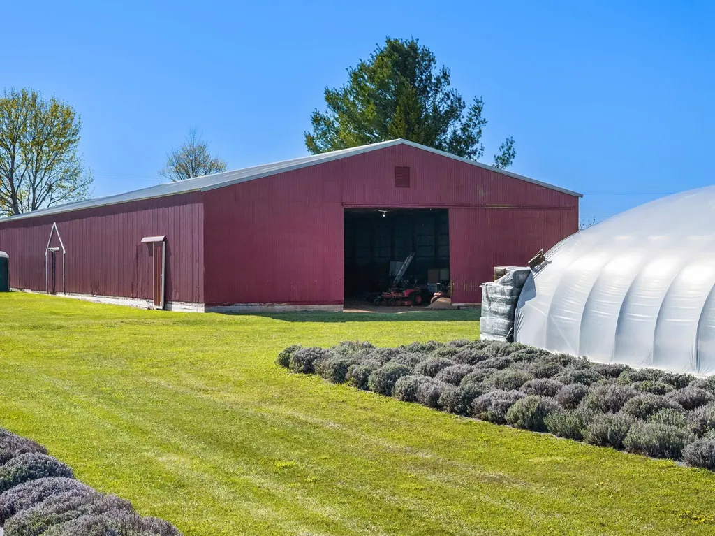 17770 Center Road Peninsula Township MI 49686