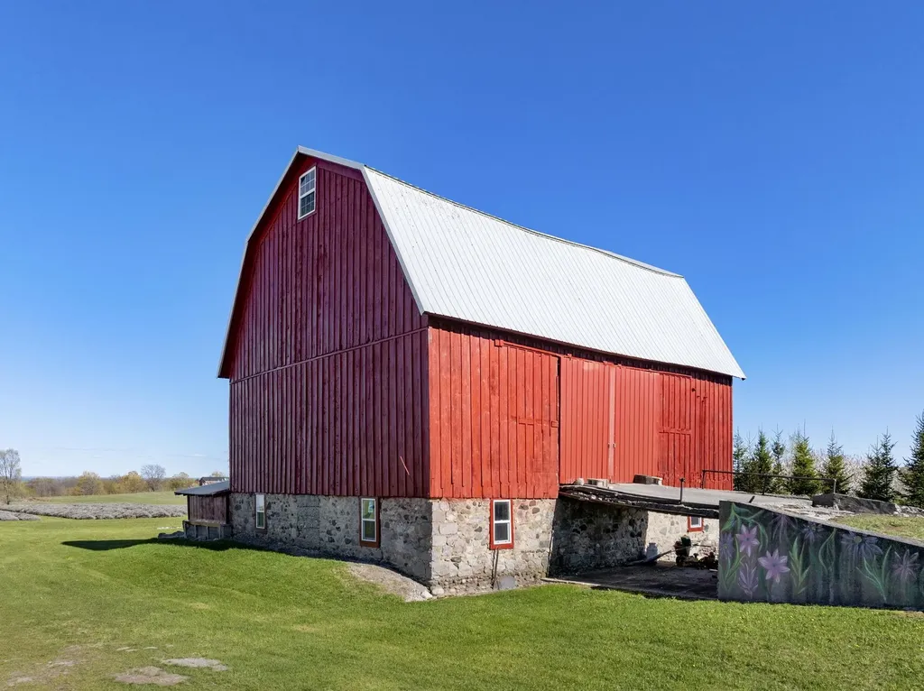 17770 Center Road Peninsula Township MI 49686