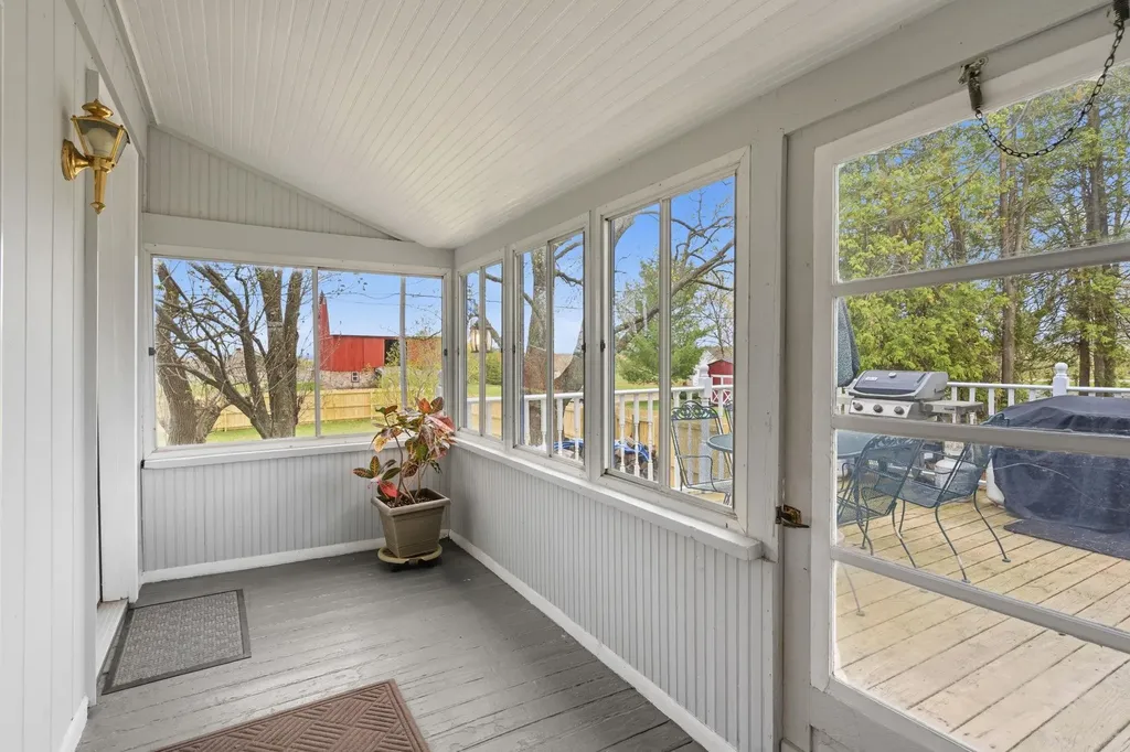 17770 Center Road Peninsula Township MI 49686
