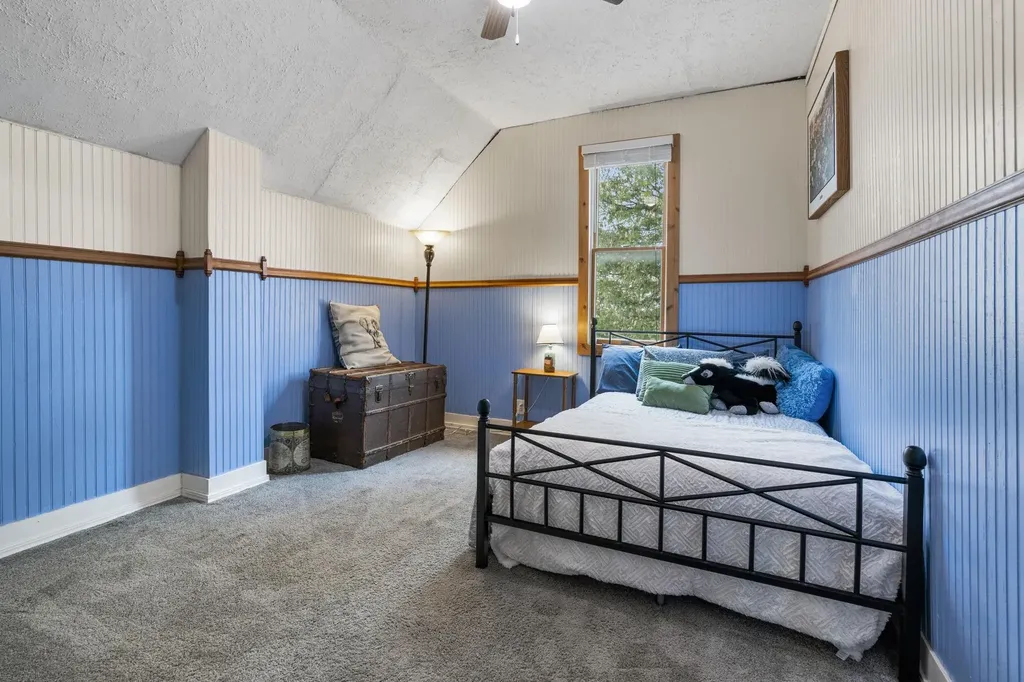 17770 Center Road Peninsula Township MI 49686