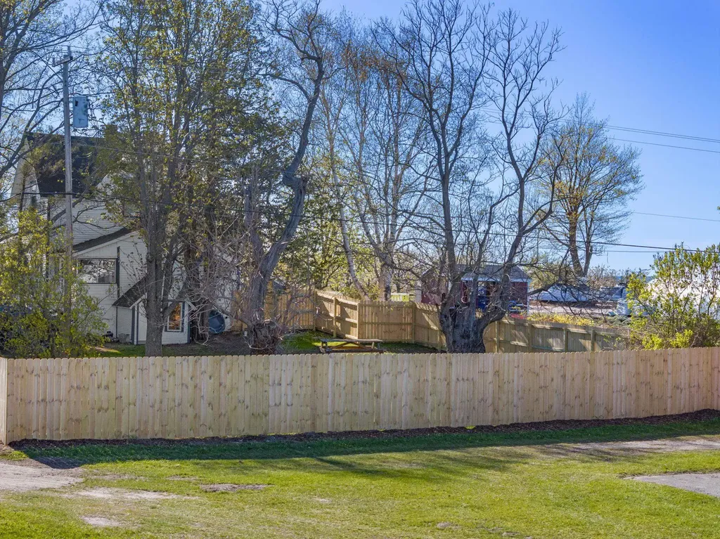 17770 Center Road Peninsula Township MI 49686