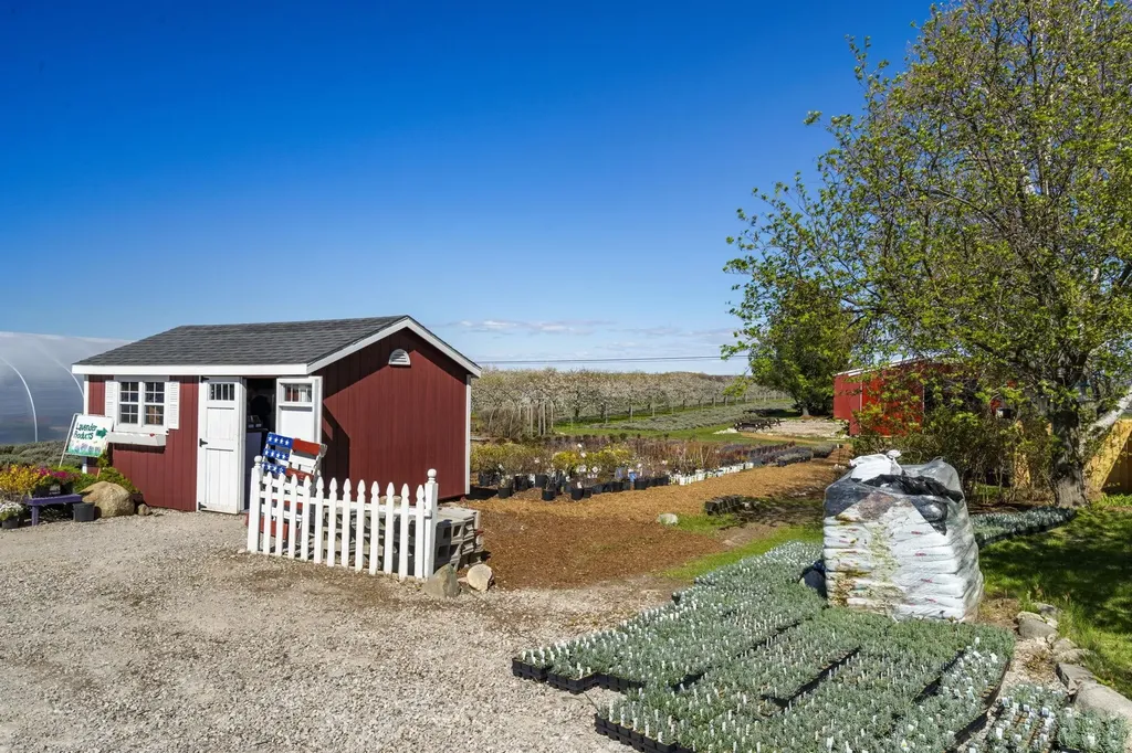 17770 Center Road Peninsula Township MI 49686